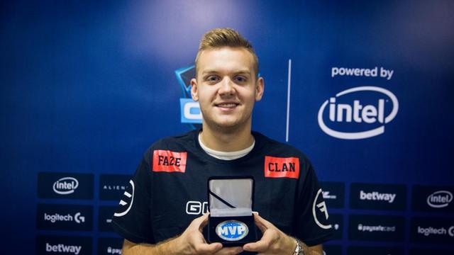 Dota2马桶哥采访： Liquid永远是你的家