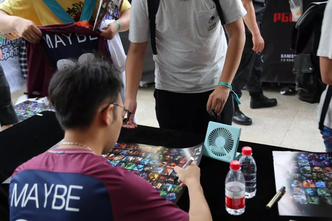 今日LPL赛程 16：45 EDG vs FPX
